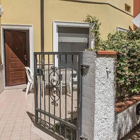 M319 - Marcelli, Bilocale Con Giardino Apartment *