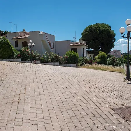 Apartment M319 - Marcelli, Bilocale Con Giardino